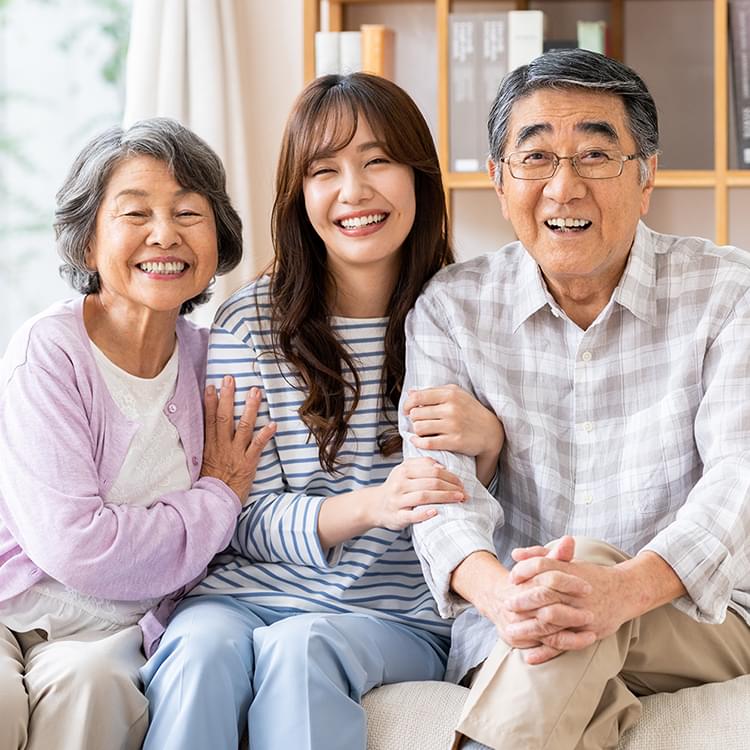 足元から人生を快適に。足に障害を持つ方を、オーダーメイドの医療用靴でサポートいたします。「外反母趾」や「リウマチ」などの場合、保険適応が可能です。